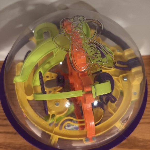 Perplexus 3-D Puzzle - Picture 2 of 3